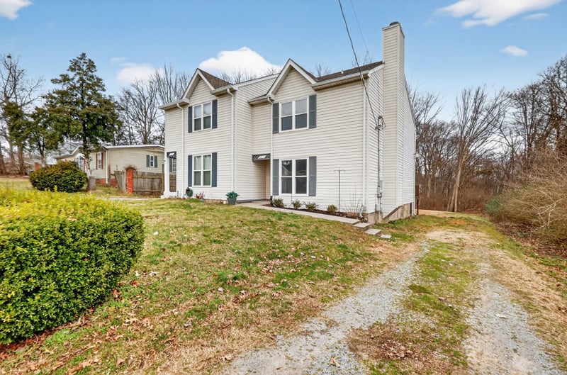 1211 Waggoner Dr, Nashville, TN 37214