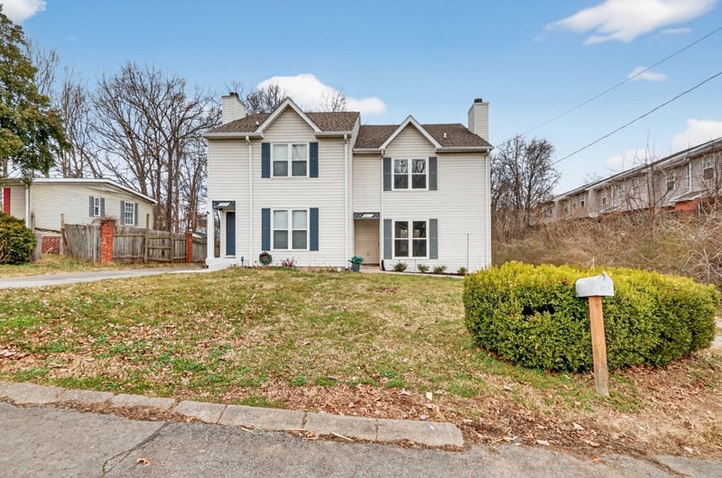 1211 Waggoner Dr, Nashville, TN 37214