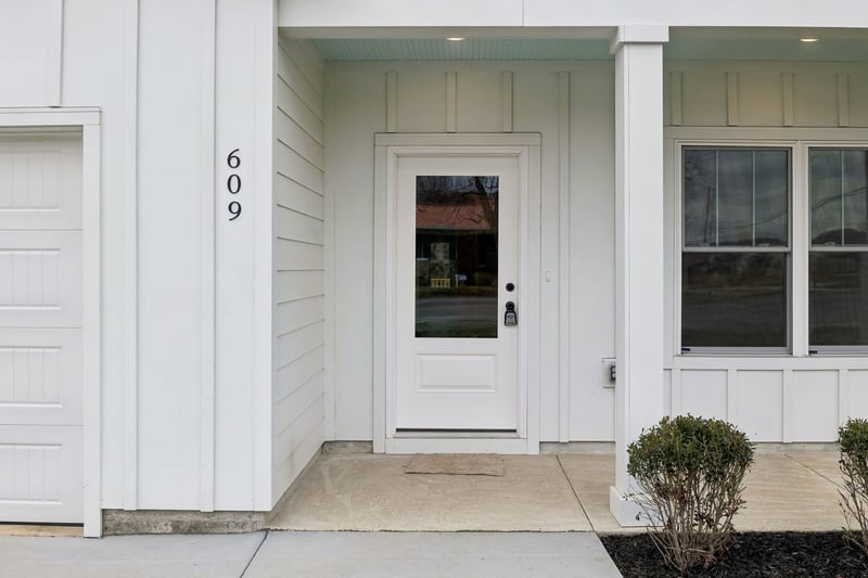 609 S Main St, Mount Pleasant, TN 38474