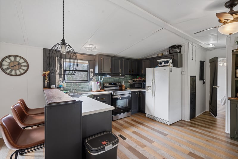 2510 Highway 231 , Castalian Springs, TN 37031