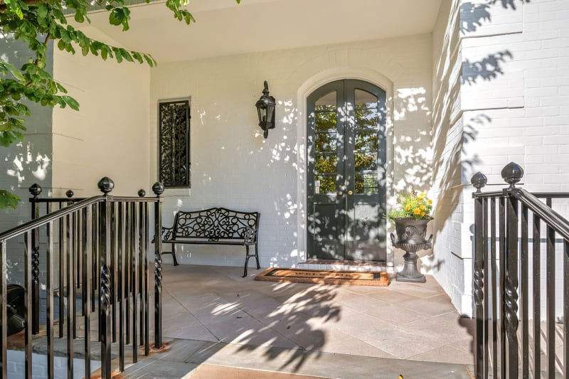 6111 Hickory Valley Rd, Nashville, TN 37205