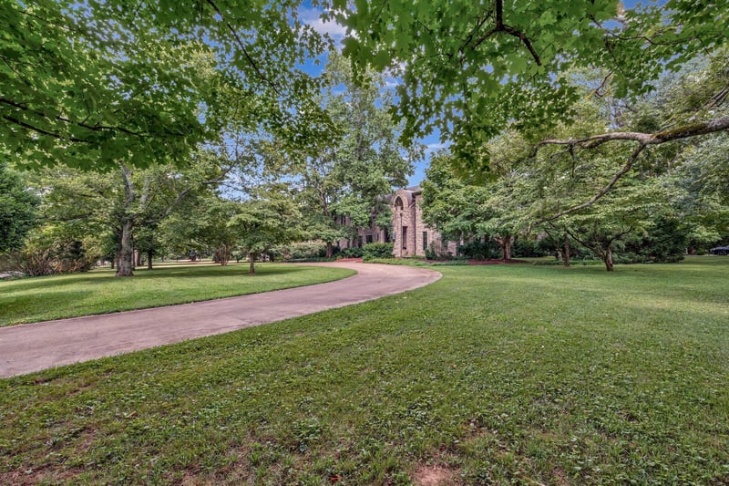 1108 Belle Meade Blvd, Nashville, TN 37205