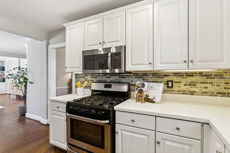 690 Clearview Dr, Nashville, TN 37205