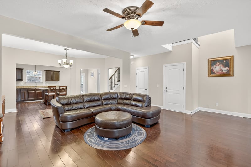 6630 Sunnywood Dr, Nashville, TN 37211