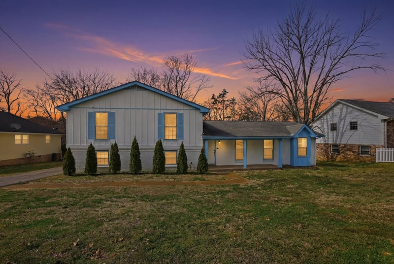 561 Castlegate Dr, Nashville, TN 37217