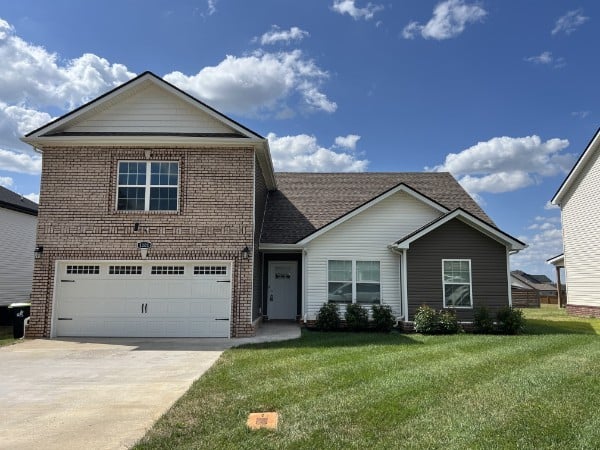 1101 Whitney Dr, Clarksville, TN 37042