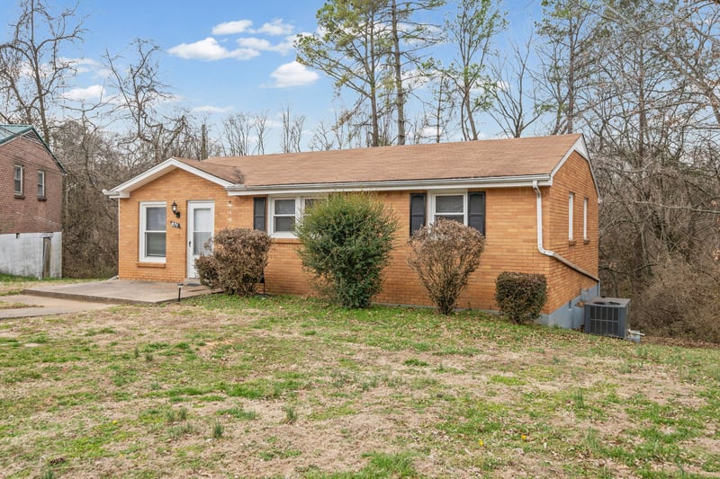 671 Shelton Ct, Clarksville, TN 37040