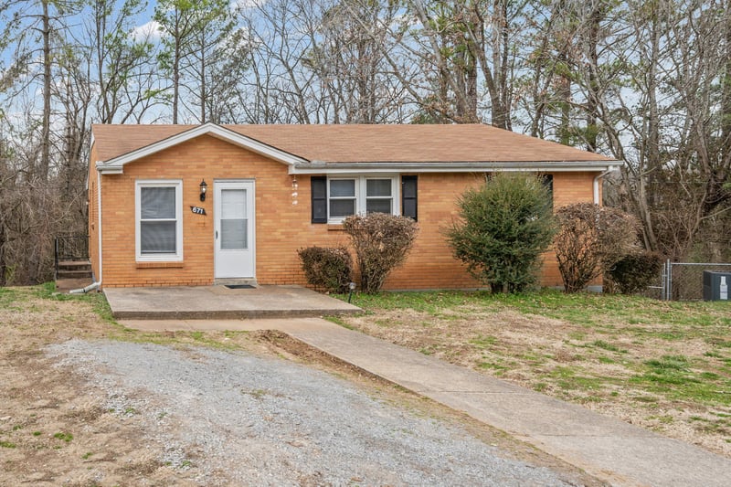 671 Shelton Ct, Clarksville, TN 37040