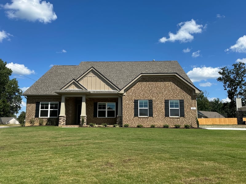 1313 Amber Hills Dr, Ashland City, TN 37015