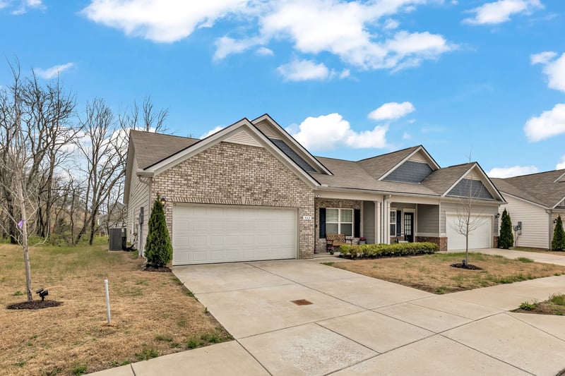 942 Millstream Dr, Nashville, TN 37218