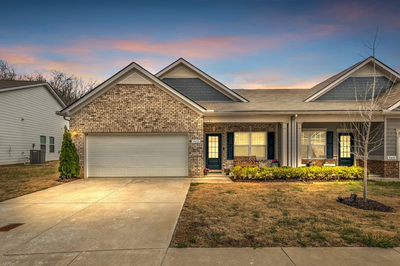 942 Millstream Dr, Nashville, TN 37218