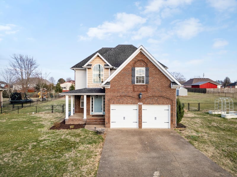 705B N Russell St, Portland, TN 37148