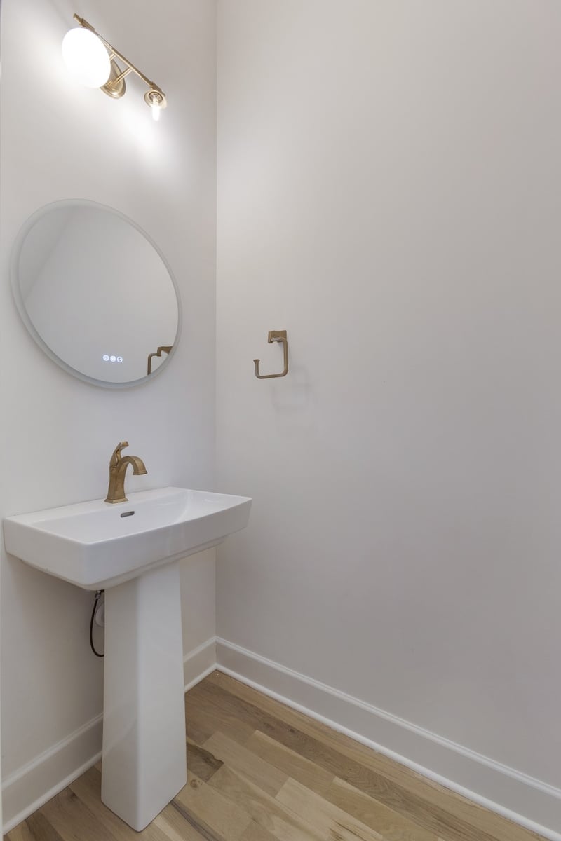 516 E Bend Dr, Nashville, TN 37209