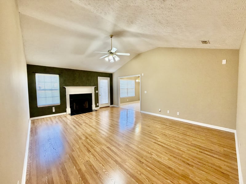 2724 Roscommon Dr, Murfreesboro, TN 37128