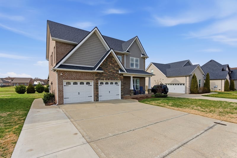 5025 Lady Thatcher Dr, Murfreesboro, TN 37129