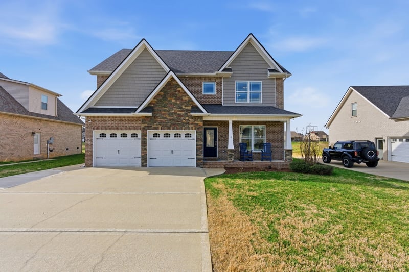 5025 Lady Thatcher Dr, Murfreesboro, TN 37129