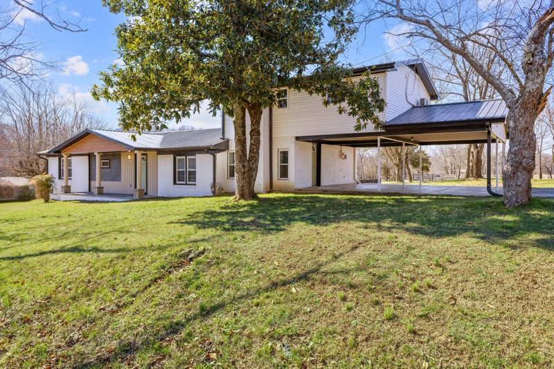 405 Fairfield Rd, Bethpage, TN 37022