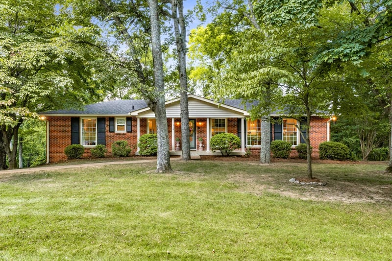 518 Woodhurst Dr, Nashville, TN 37220