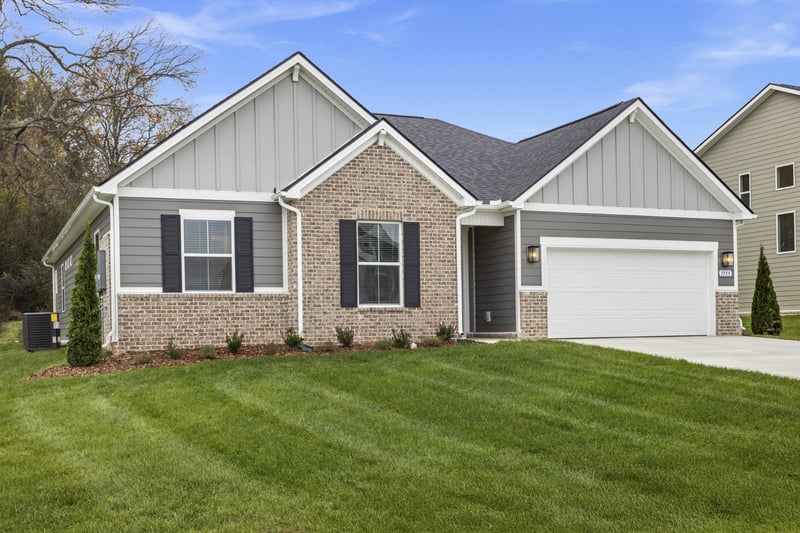 1555 Oak Springs Dr, Columbia, TN 38401