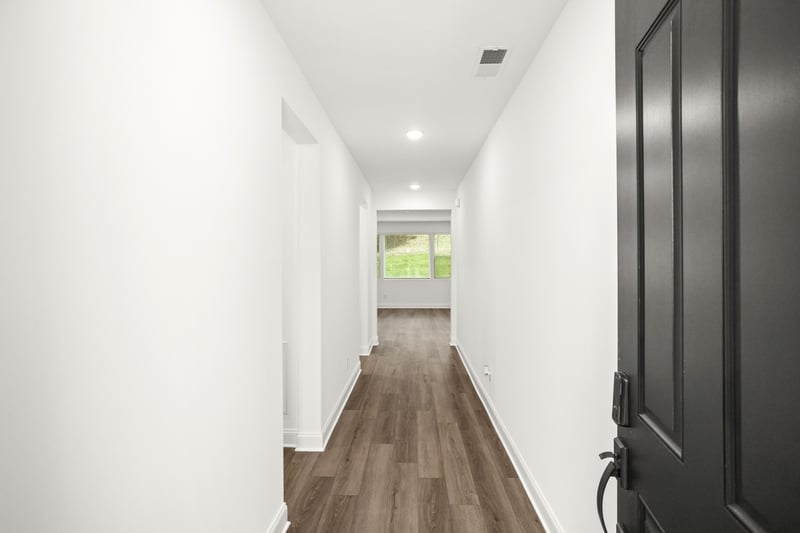 1555 Oak Springs Dr, Columbia, TN 38401