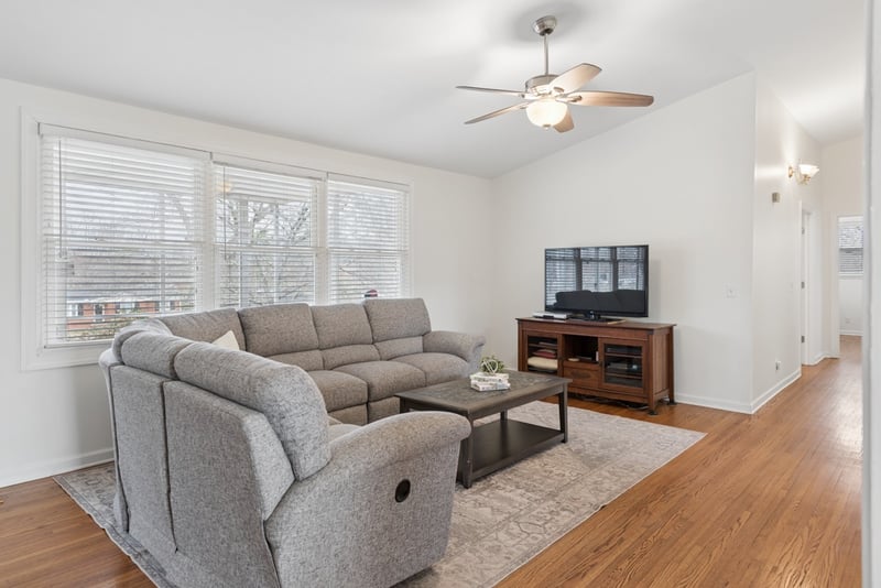 2707 Donna Hill Dr, Nashville, TN 37214