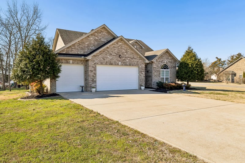 665 Twin View Dr, Murfreesboro, TN 37128