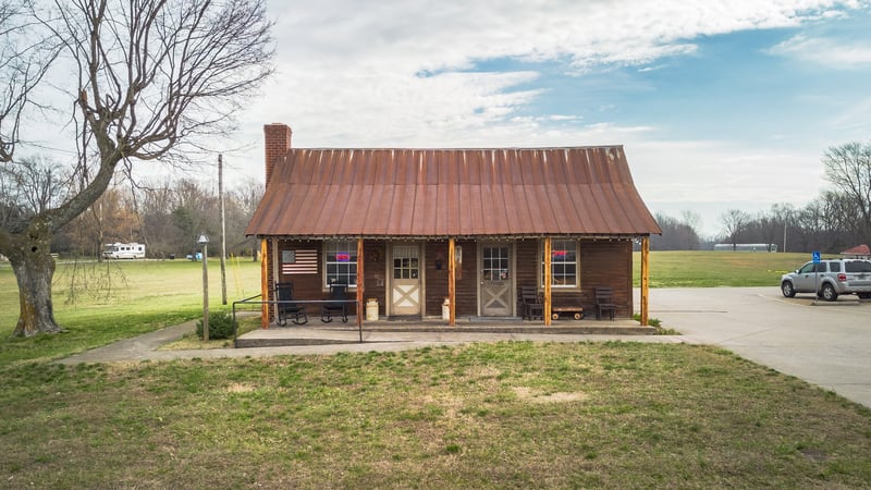 1652 Highway 31 , Goodlettsville, TN 37072