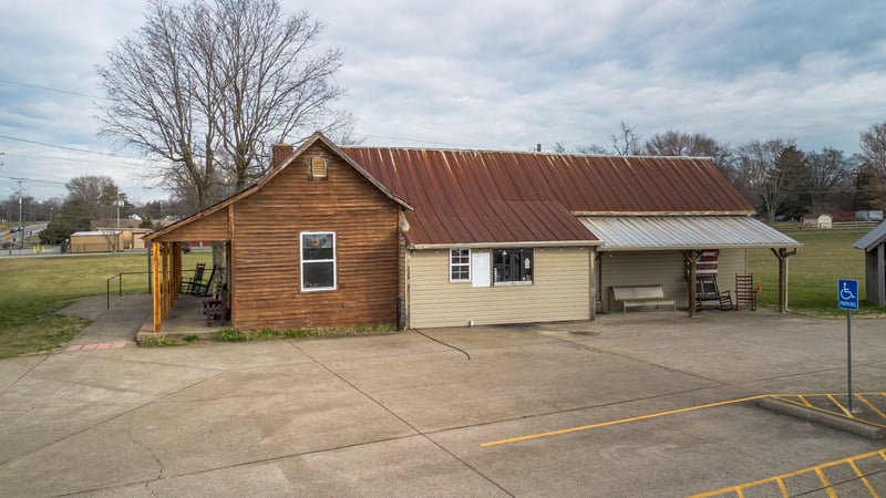 1652 Highway 31 , Goodlettsville, TN 37072