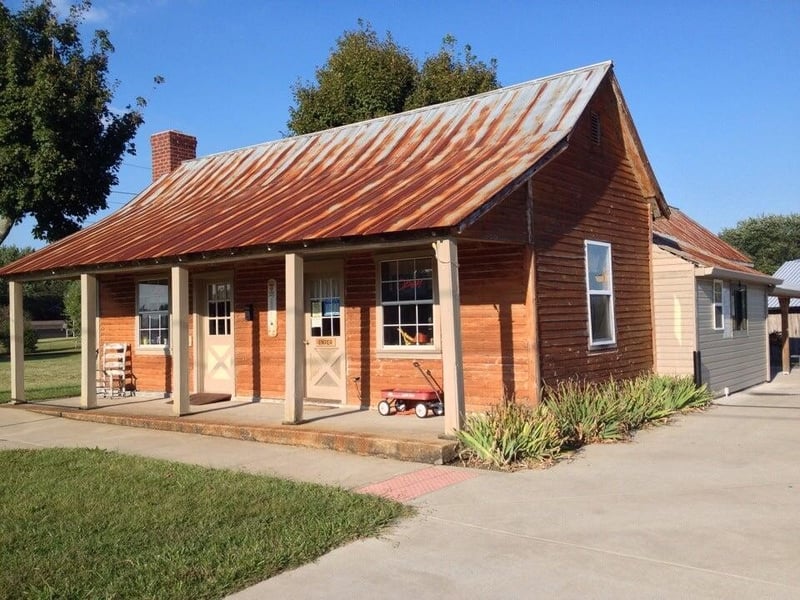 1652 Highway 31 , Goodlettsville, TN 37072