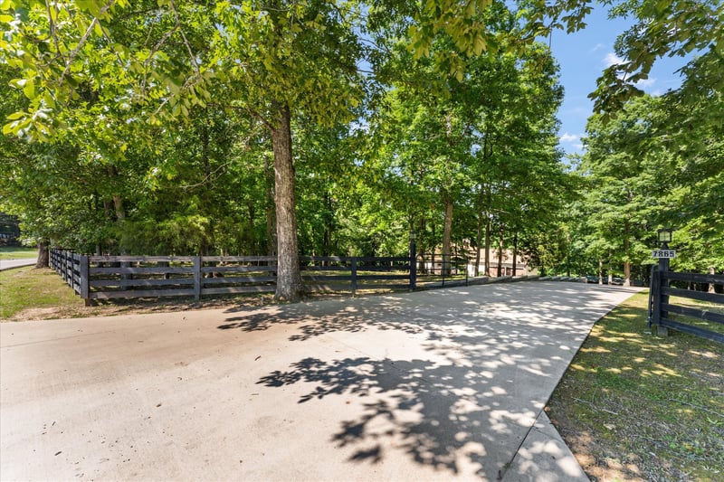 7865 Barnhill Rd, Primm Springs, TN 38476