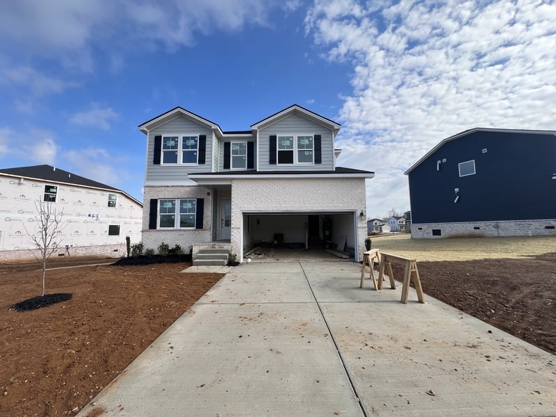 2951 Sharpstone Dr, Columbia, TN 38401