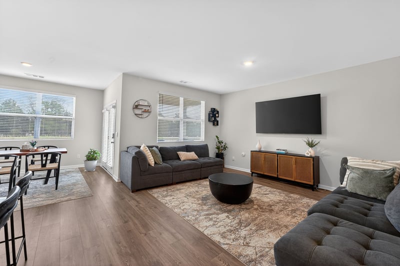 9032 Copenhagen Dr, Murfreesboro, TN 37129