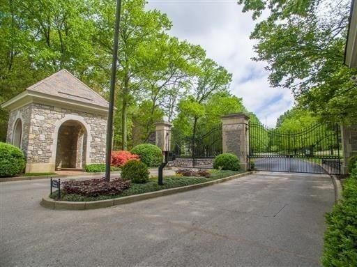 20 Annandale , Nashville, TN 37215