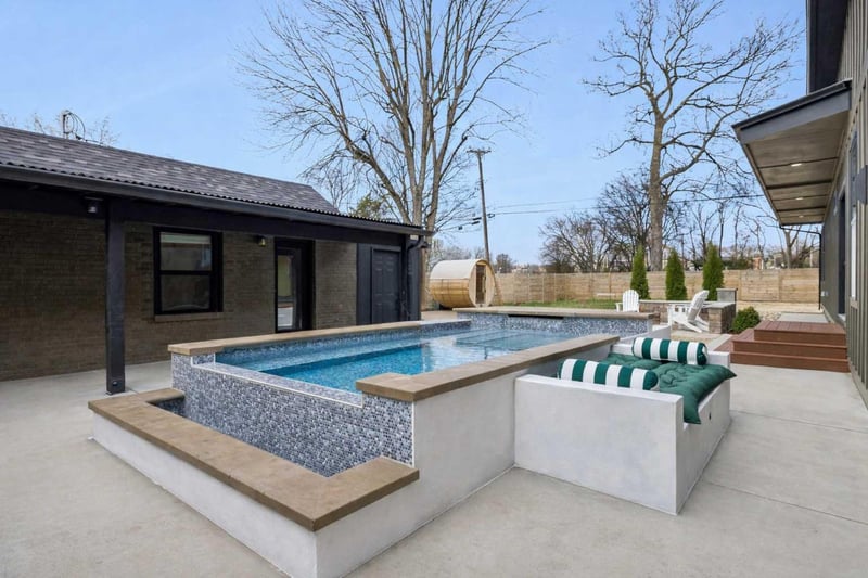 2520 Crossfield Dr, Nashville, TN 37214