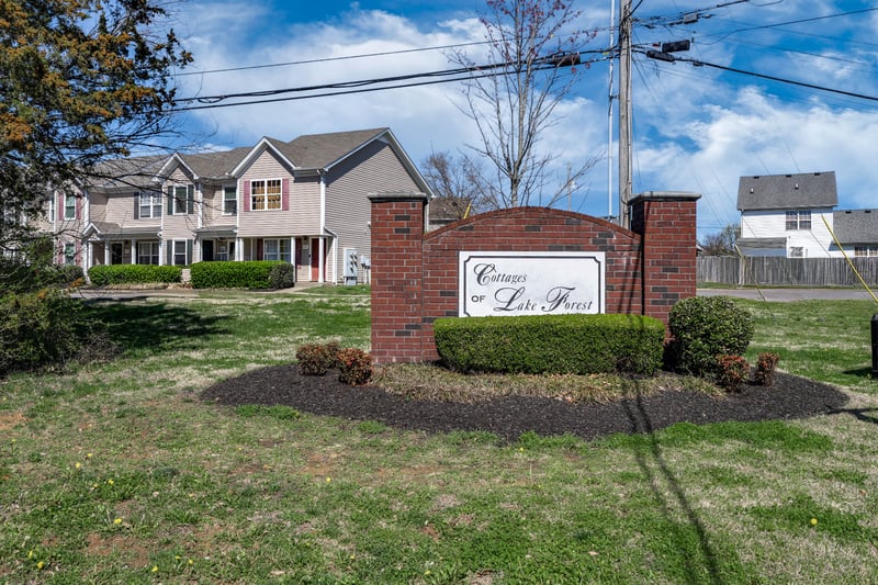 9006 Nathanael Dr, La Vergne, TN 37086
