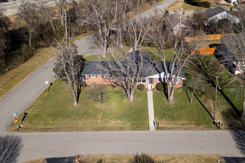 201 Porter Cir, Columbia, TN 38401