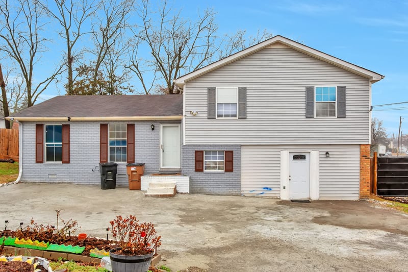 3296 Anderson Rd, Antioch, TN 37013