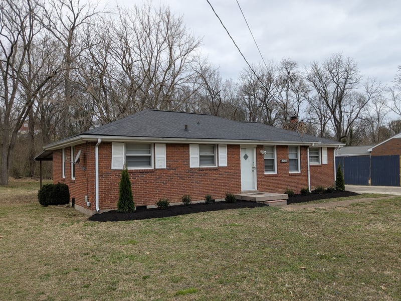 3939 Creekside Dr, Nashville, TN 37211