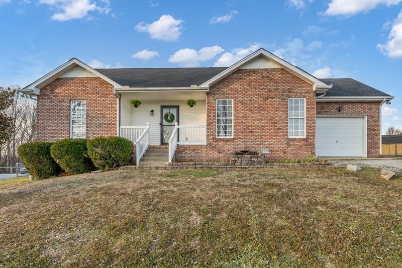 1085 Heatherwood Rd, Pleasant View, TN 37146