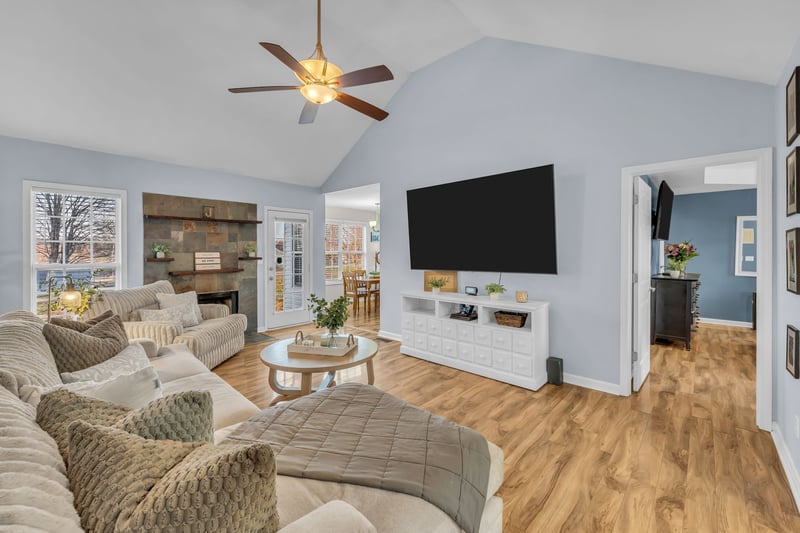 1085 Heatherwood Rd, Pleasant View, TN 37146