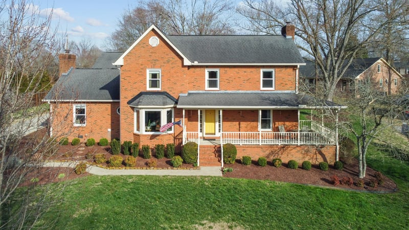 709 Harris Dr, Gallatin, TN 37066