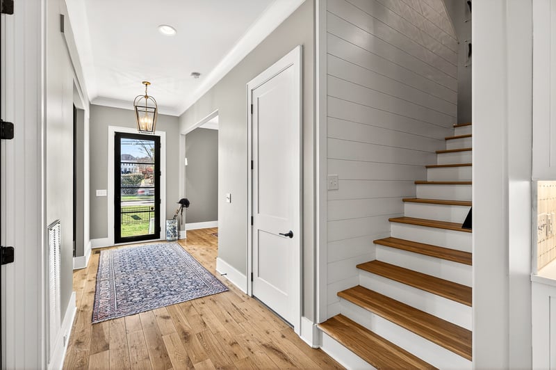 2468 Abbott Martin Rd, Nashville, TN 37215