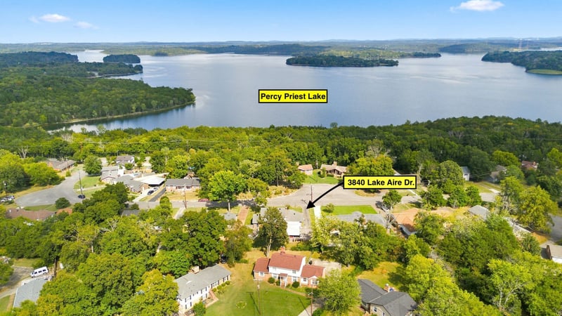 3840 Lake Aire Dr, Nashville, TN 37217