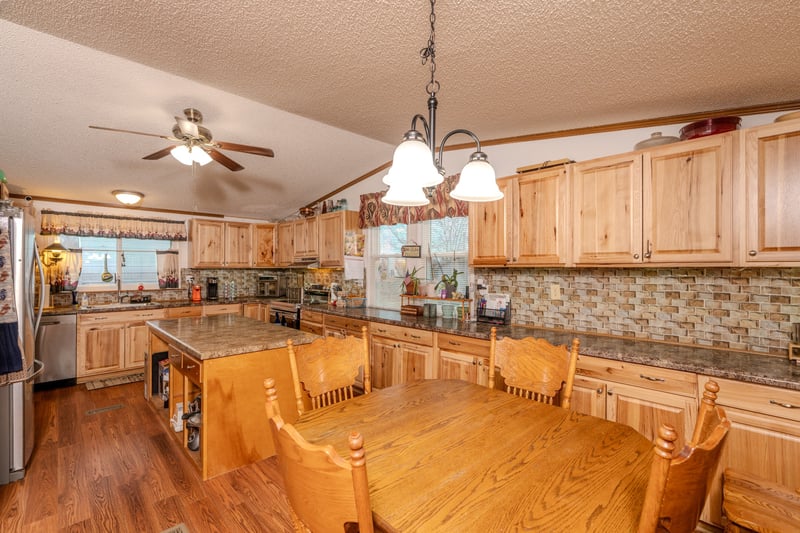 6683 Plainview Rd, Christiana, TN 37037