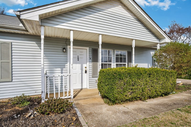 104 Riverwood Dr, La Vergne, TN 37086