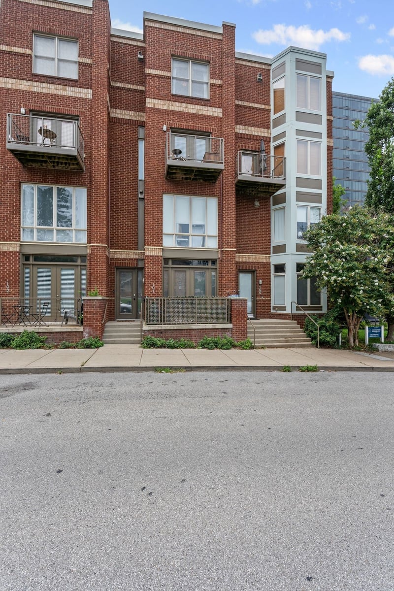 807 18th Ave #414, Nashville, TN 37203