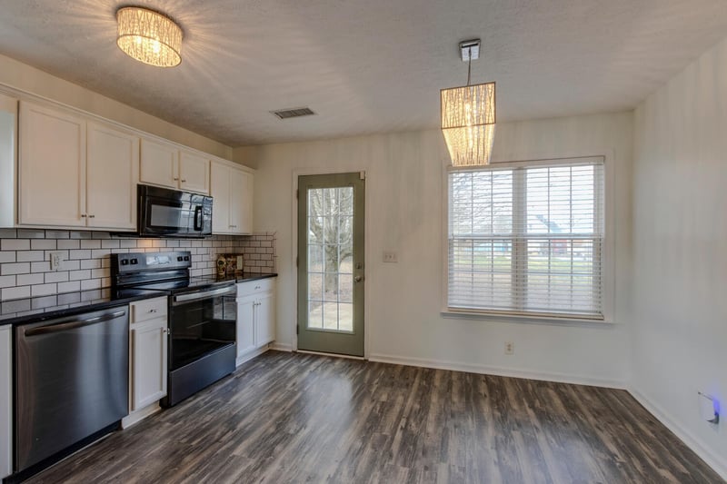 480 Stones River Ln, Murfreesboro, TN 37128