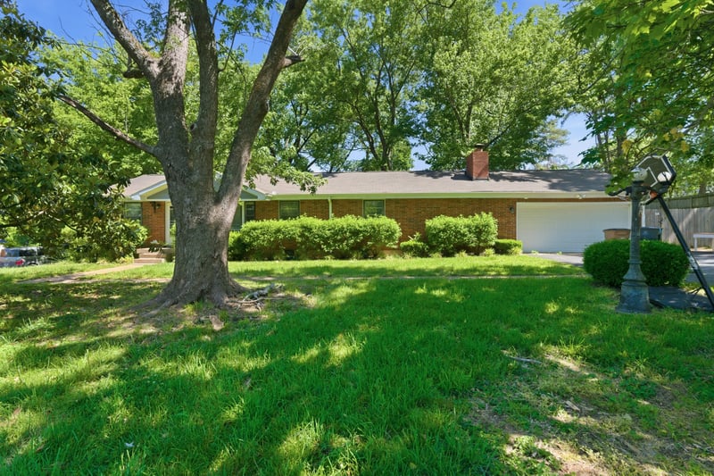 220 Haywood Ln, Nashville, TN 37211