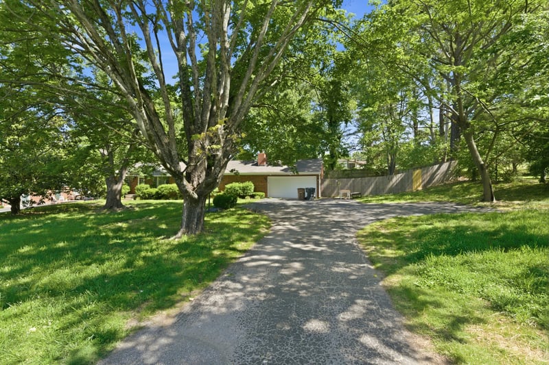 220 Haywood Ln, Nashville, TN 37211