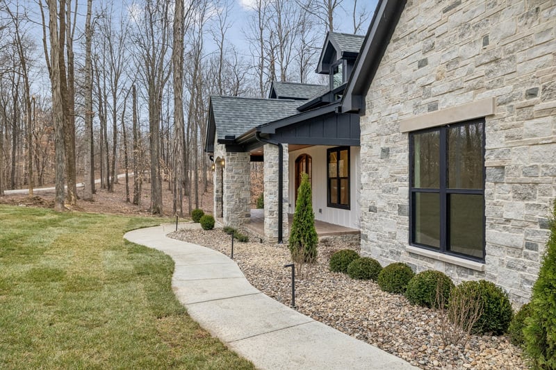 8678 Poplar Creek Rd, Nashville, TN 37221